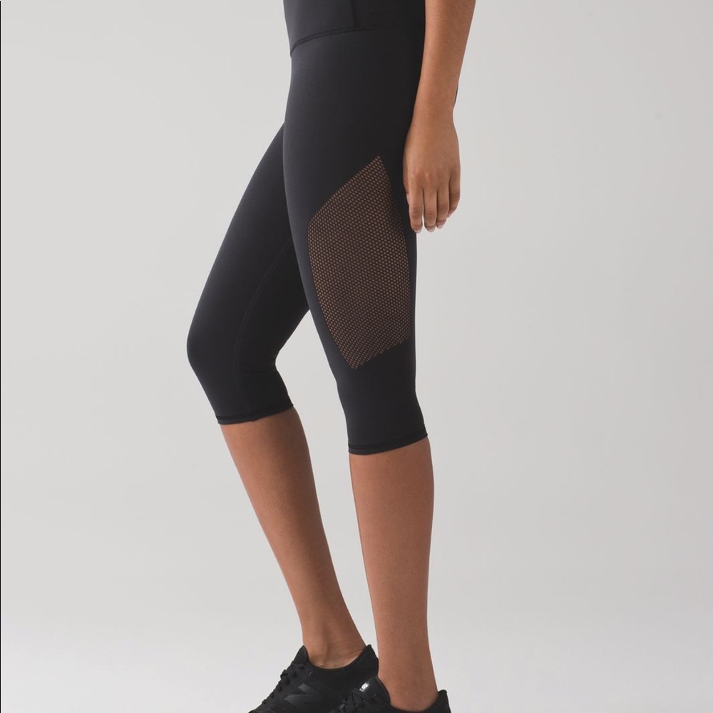 Lululemon reveal cropped legging